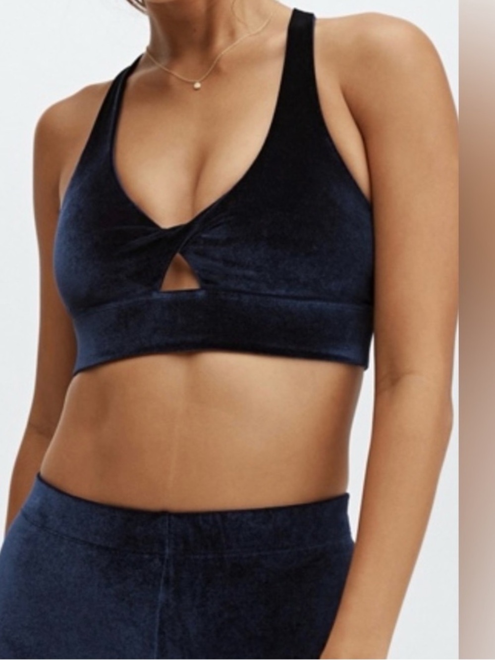 Fabletics Oasis Twist Velour
Sports Bra size large navy.